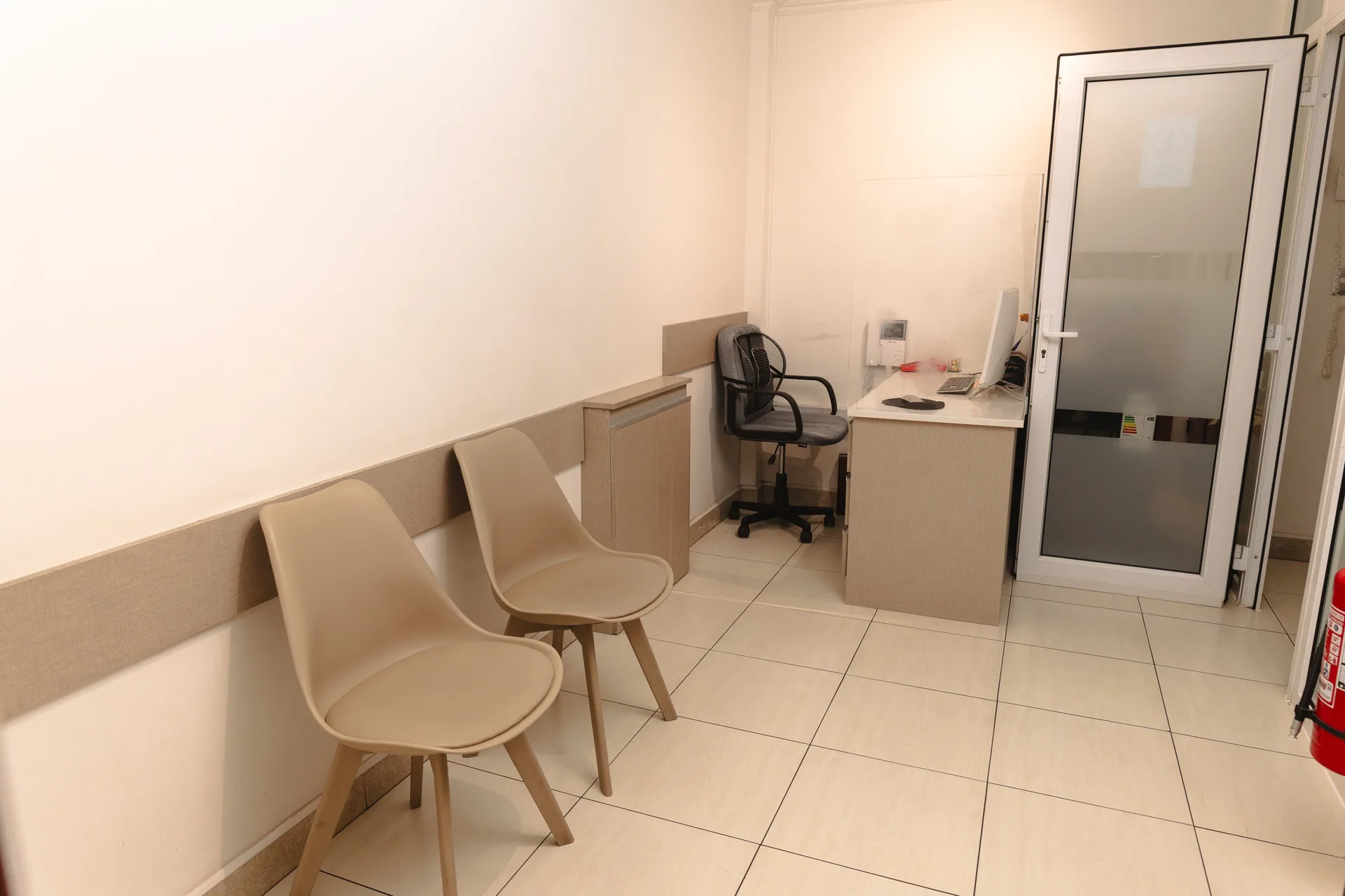 Sala de espera de i-maxval en Av. Picarte 427, oficina 402, Valdivia
